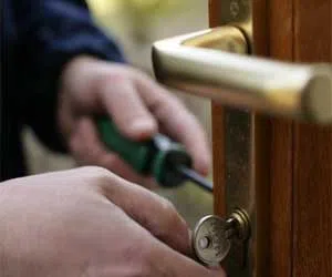 Lock Safe Services Portland, OR 503-716-1478 - lock-change